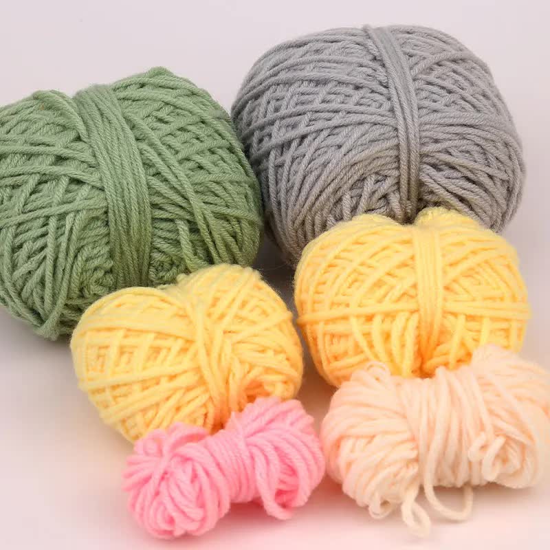 4-Piece DIY Crochet Kit for Animals with Hand Knitting Yarn, Needles, Plush Doll, Easy for Beginners, Includes Enough Yarn and Hook Accessories