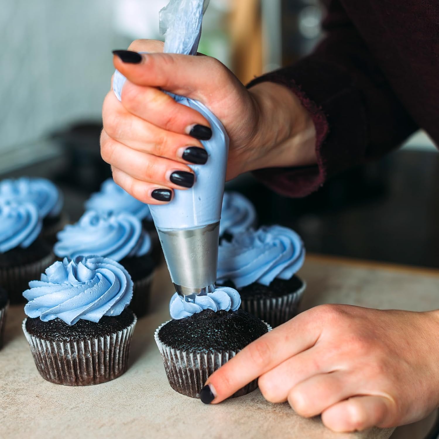 4 Pcs Extra Large Piping Tips Set Stainless Steel Square Round Cream Piping Tip Large Frosting Tips for Cake Decorating Cupcakes Cookies Puff Pastry