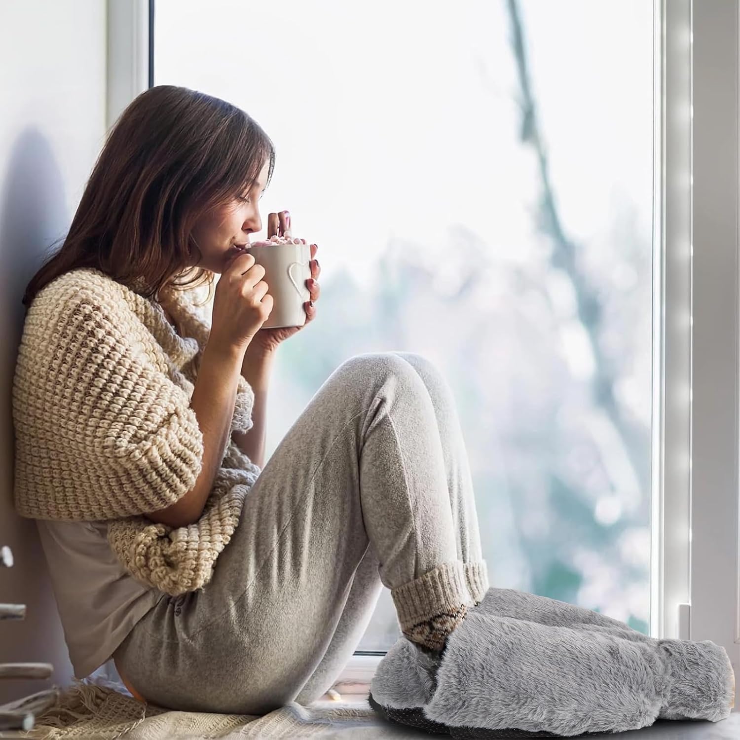 Foot Warmer 2L, hot water bottle made of natural rubber, with leak-proof screw cap, removable and washable cover-tfrf